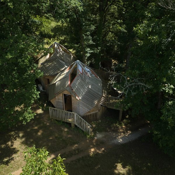 Nid en Ô Cabanes arbres spa Lot Dordogne Cabane Casse Noisette 1