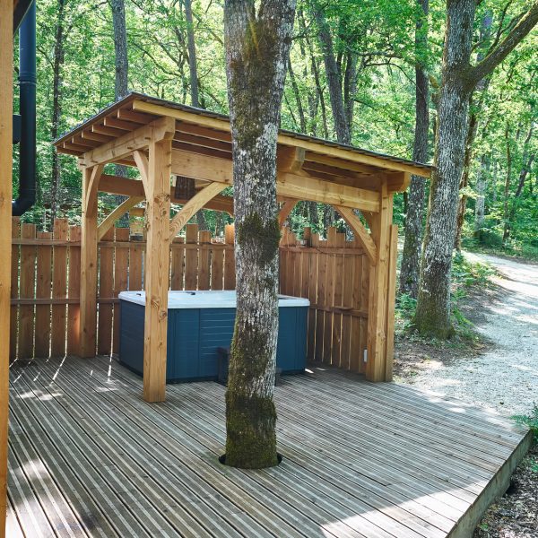Nid en Ô Cabanes arbres spa Lot Dordogne Cabane Tchanquee 24