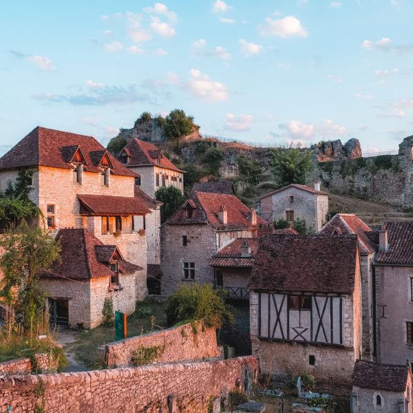 cabanes dans les arbres proche saint cirq lapopie OT