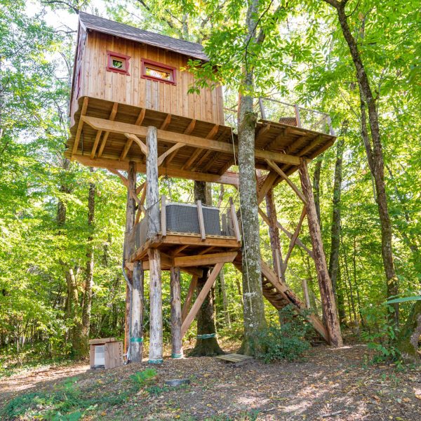 nideno cabanes dans les arbres occitanie lot perigord cabane cartoon ext