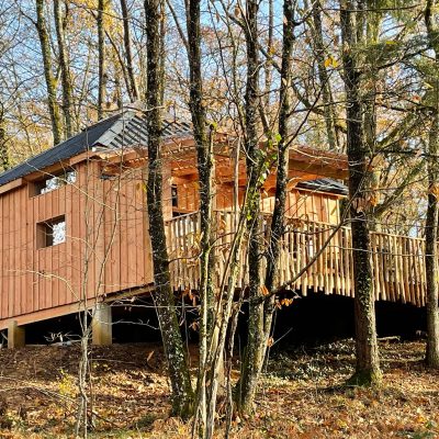 nideno cabanes dans les arbres occitanie lot perigord cabane tchanquee