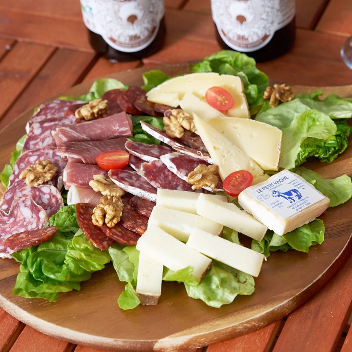 nideno cabanes dans les arbres occitanie lot perigord restauration panier repas planche charcuterie fromage